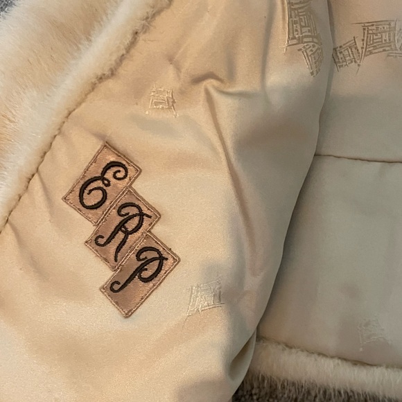 Mink Fur shawl/vest - Picture 6 of 8